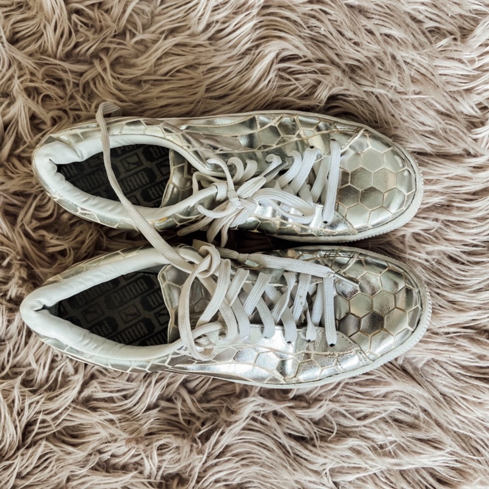 PUMA metallic tennis shoes.